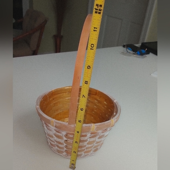 White Washed Bamboo Basket Vintage - Picture 7 of 7